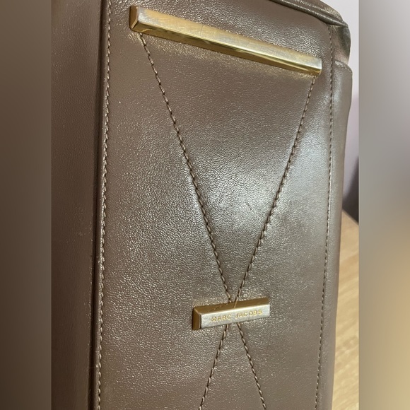 Marc Jacobs taupe handbag w/tags - Picture 9 of 17